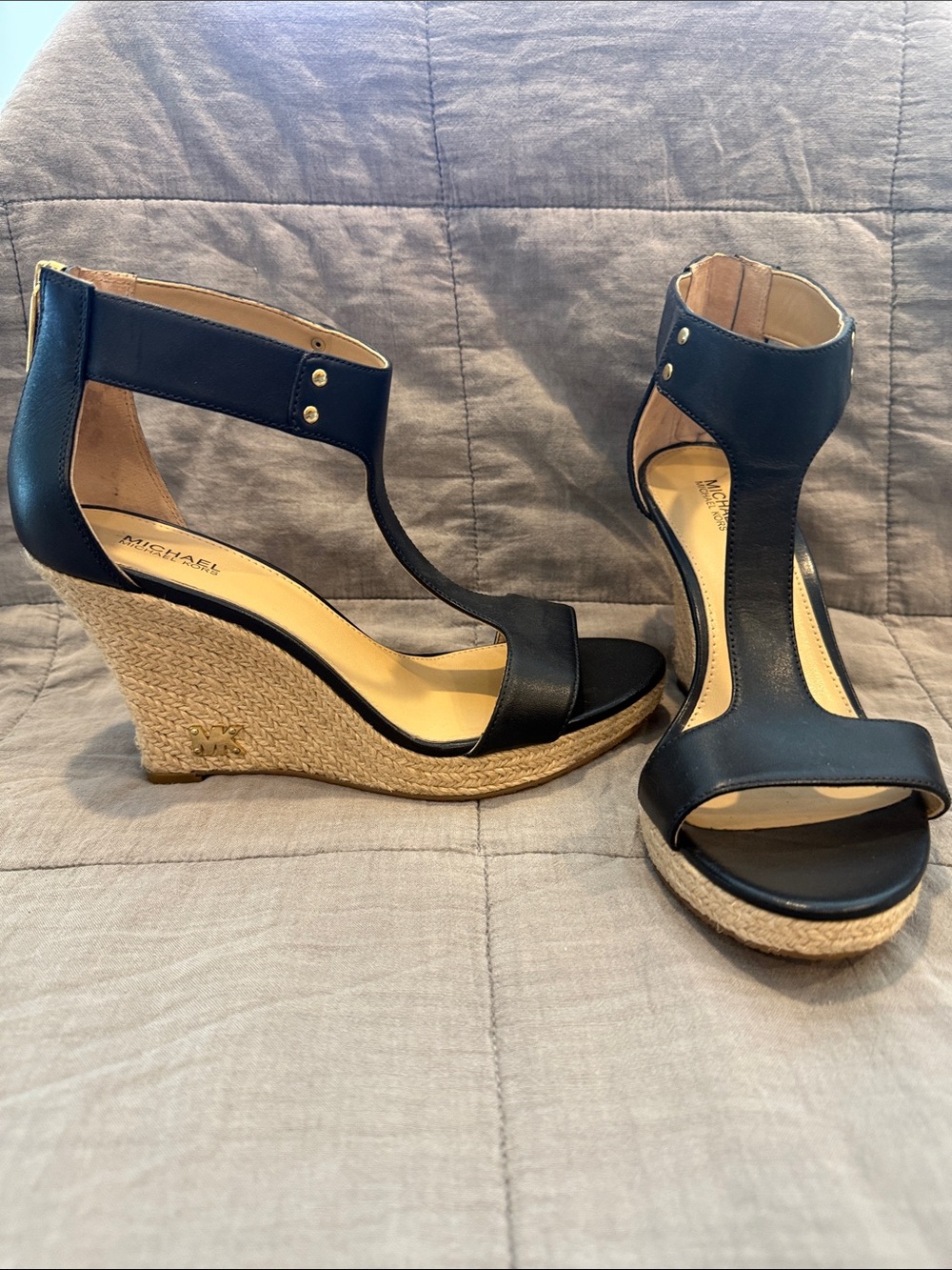 MICHAEL NWOT! Michael Kors Black Leather Espadrille Wedge Sandals